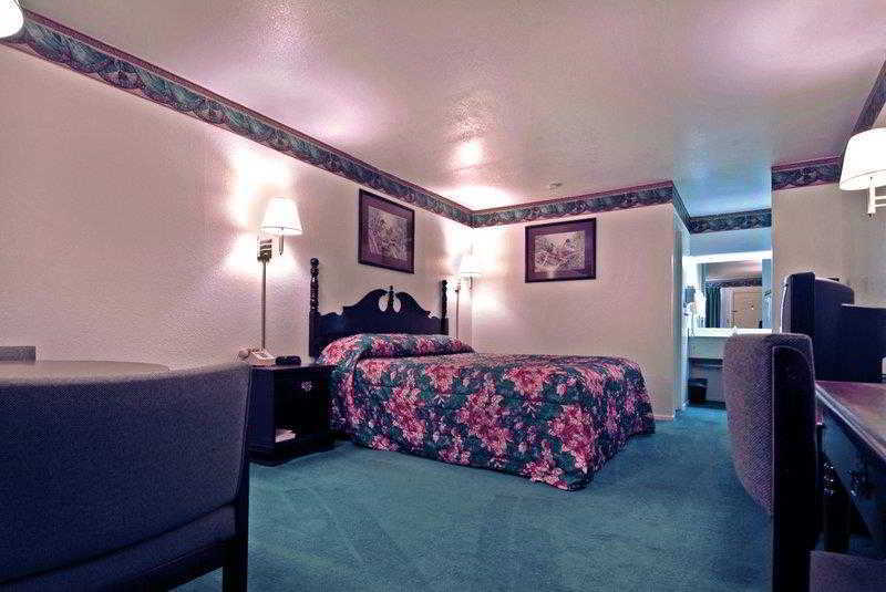 Best Western Coleman Inn Room photo