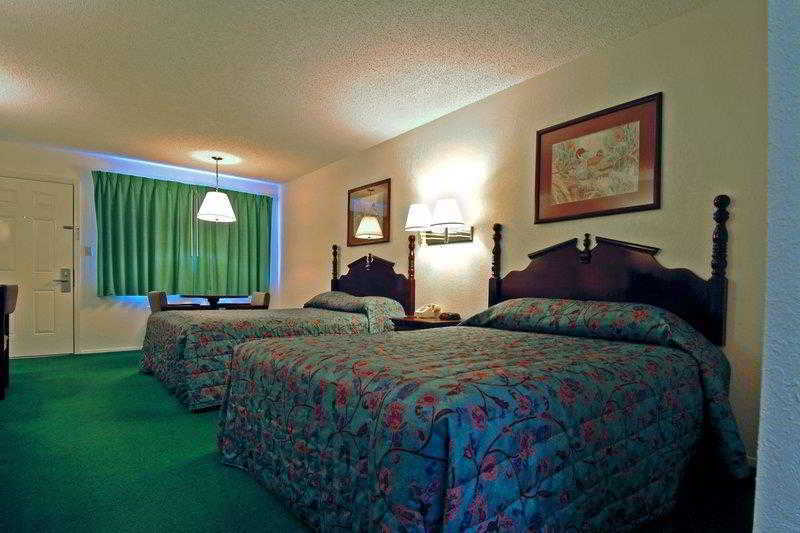 Best Western Coleman Inn Room photo